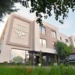 Stela Center Otel