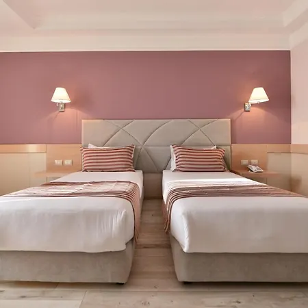 Отель Stela Center 3*