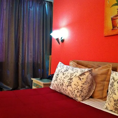 Stela Center Тирана