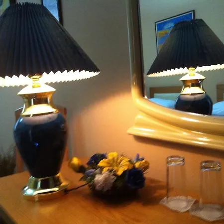 Stela Center Отель Тирана