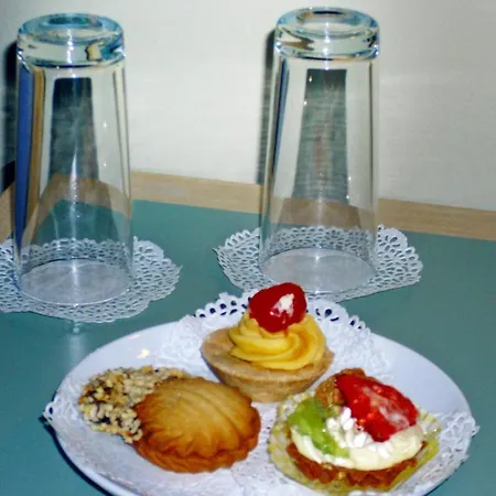 Stela Center Тирана