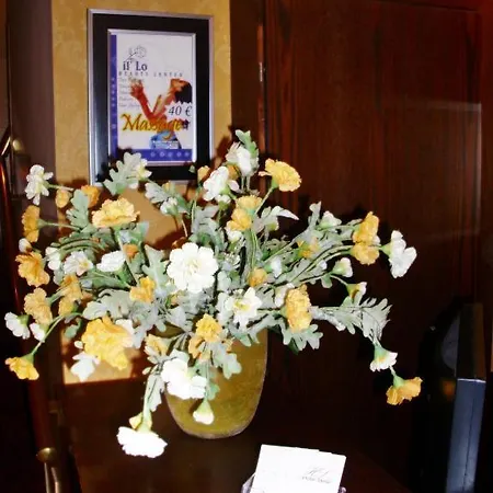 Stela Center Тирана