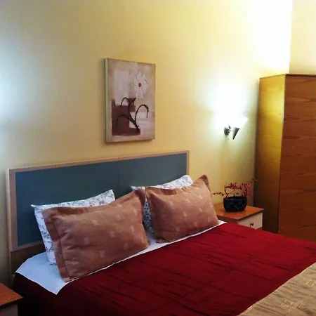 Stela Center Тирана